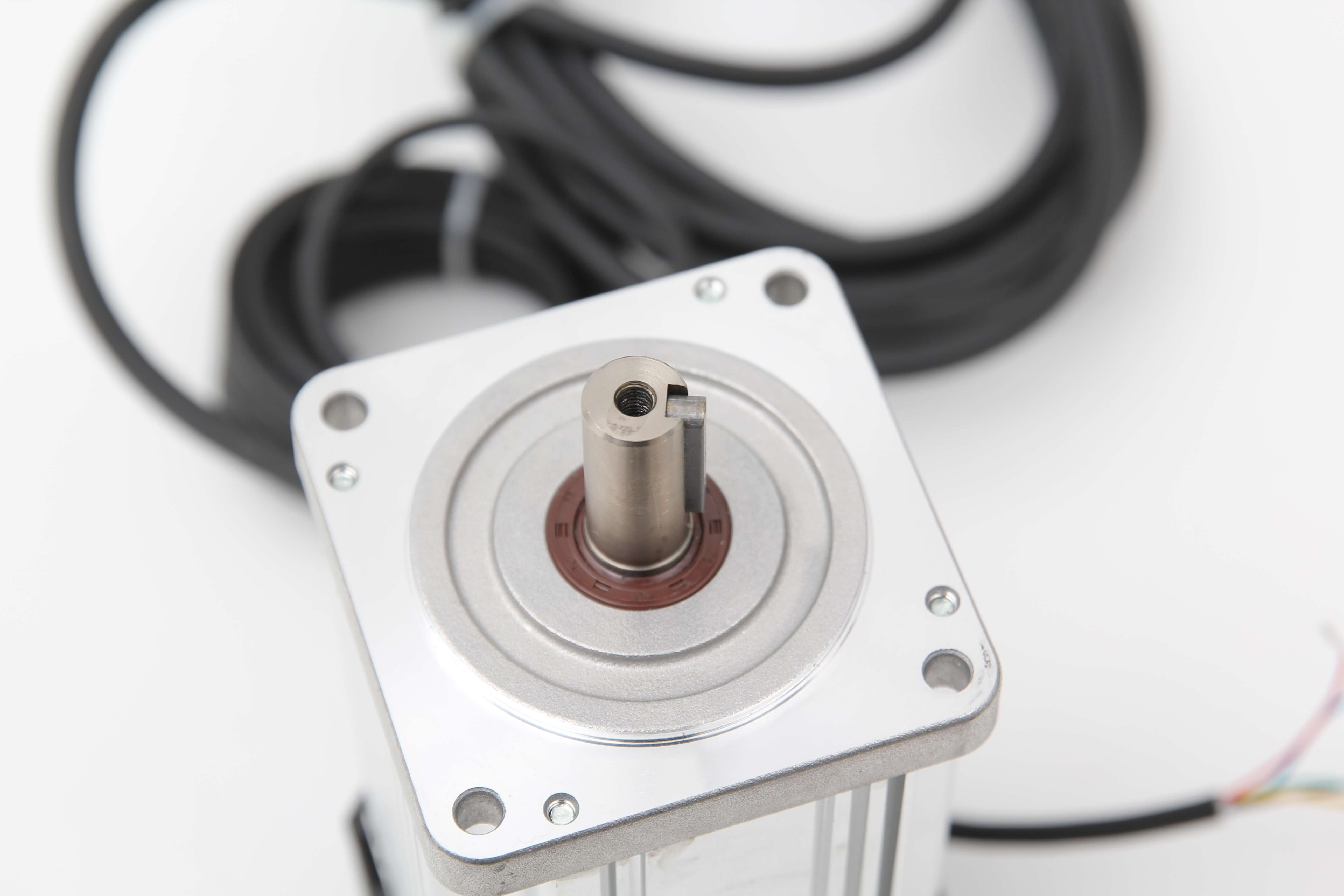 80BF Brushless DC fan motor